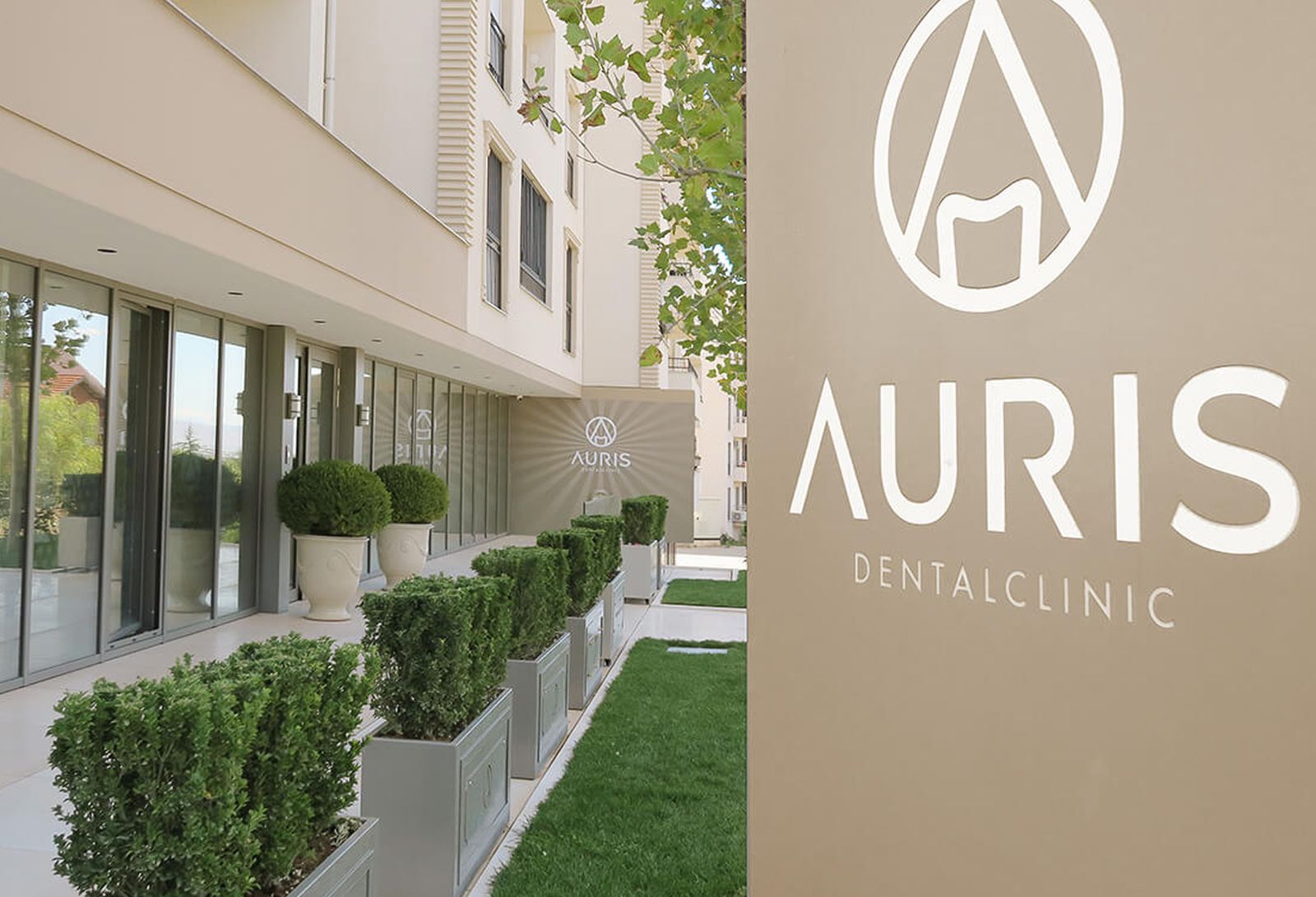 Pamje e jashtme e Auris Dentalclinic në Prishtinë